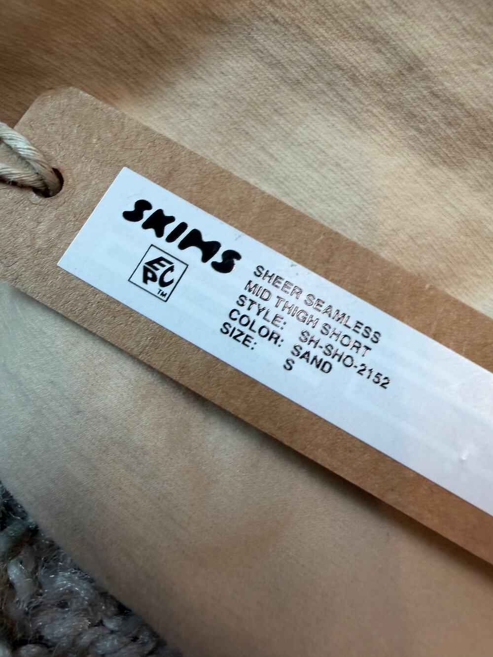 SKIMS Seamless Sculpt Mid-Thigh Shorts Sand Size S/P NWT